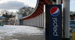 Illustration for article titled The real-life location of Zoltar from Big is now occupied by a Pepsi machine